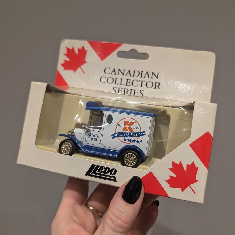 Lledo Canadian Collector Series Model Car - Picture 2 of 6